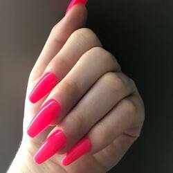 A vos rendez-vous pour sublimer vos ongles pour cette été 🤍
#nails #rose #capsules #pink #poseamercaine
