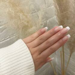 La french 🤍
#nails #french #frenchgirl #capsulesamericaines #blanc #naturel